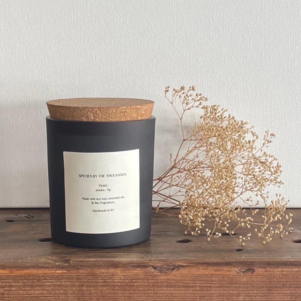 Violet fig and smoke candle