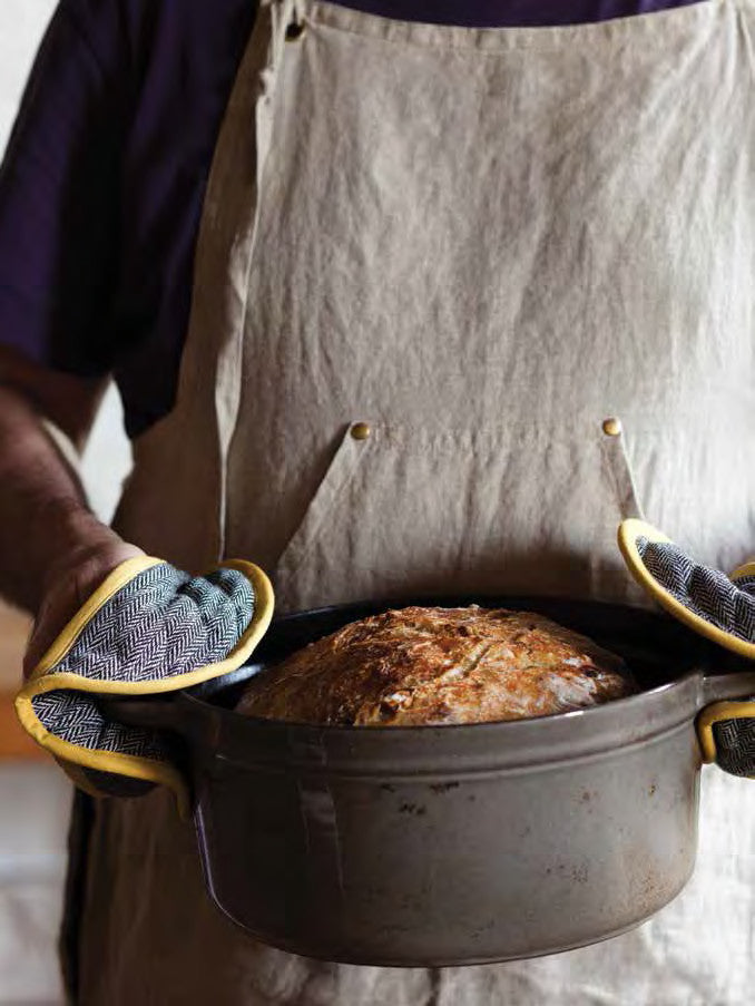 Kitchen kitchen mitts | oven mitts | round oven mitts | #ovenmitts | www.bowlandpitcher.com