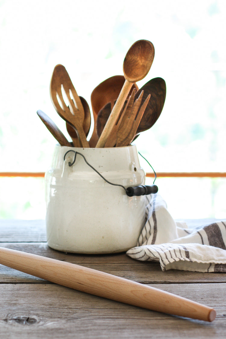 lightweight French rolling pins offer increased maneuverability and controlled pressure. #rollingpin
