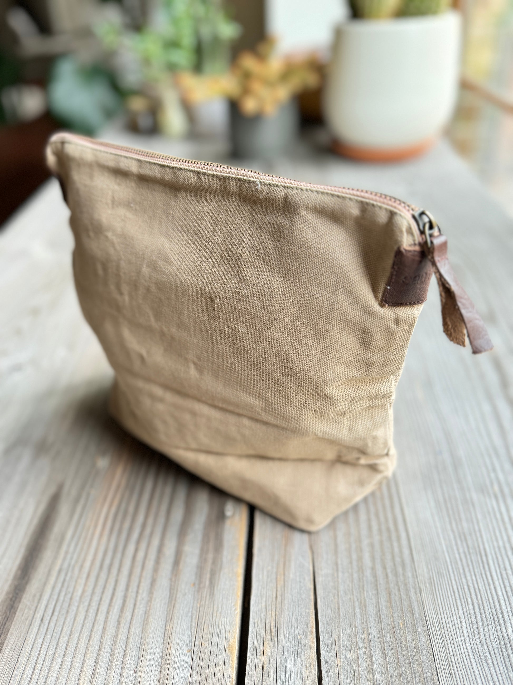 toiletry bag, canvas, cotton, zipper