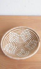 Load image into Gallery viewer, Hanging wall basket, African baskets, Amsha, #wallbasket #Hangingwallbasket
